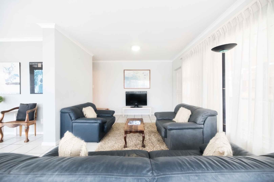 4 Bedroom Property for Sale in Voelklip Western Cape